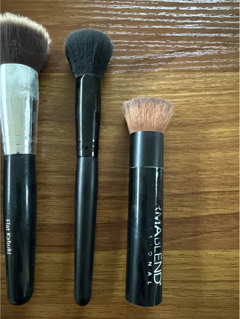 Lot of 5 makeup brushes